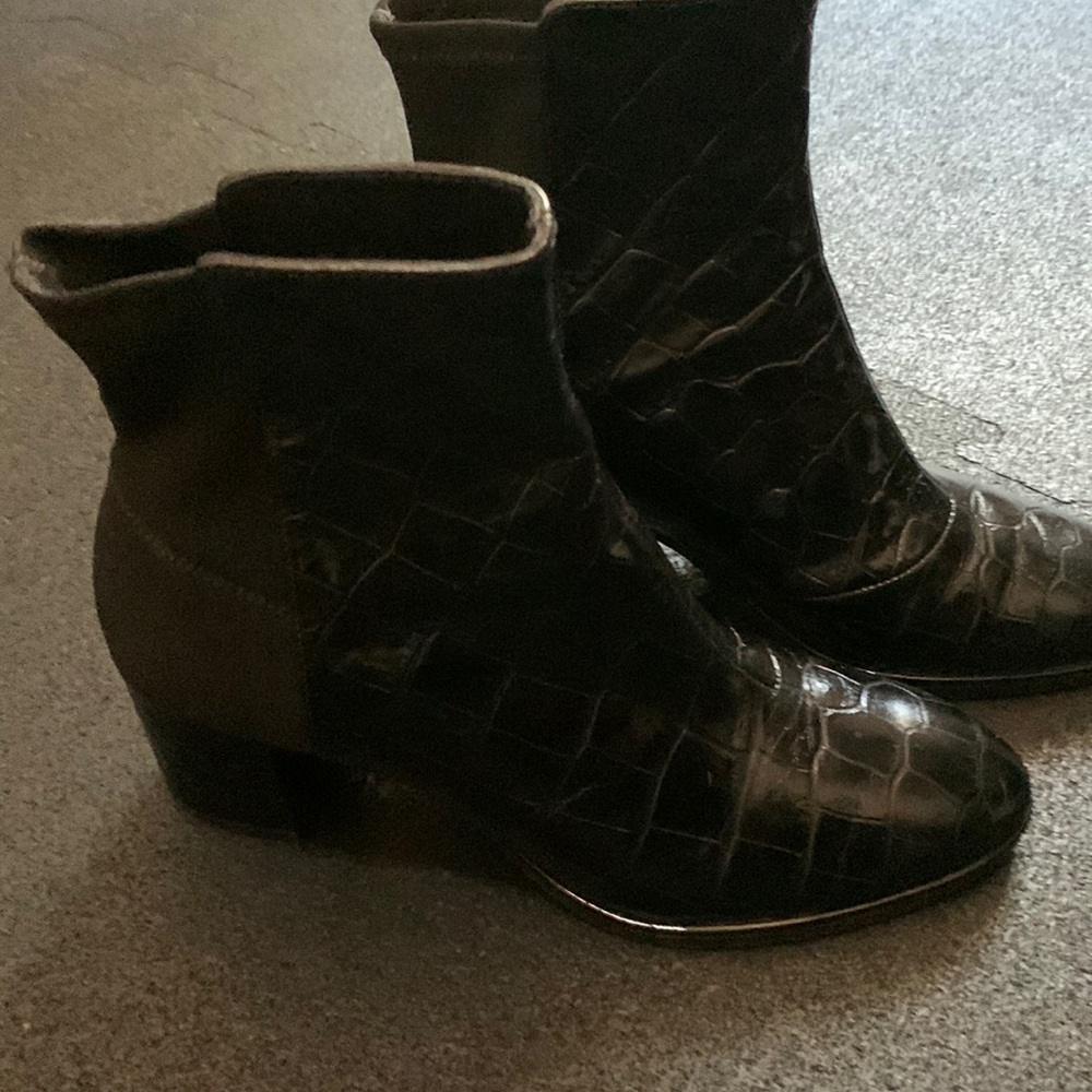 Stuart Weizman size 6 black boots